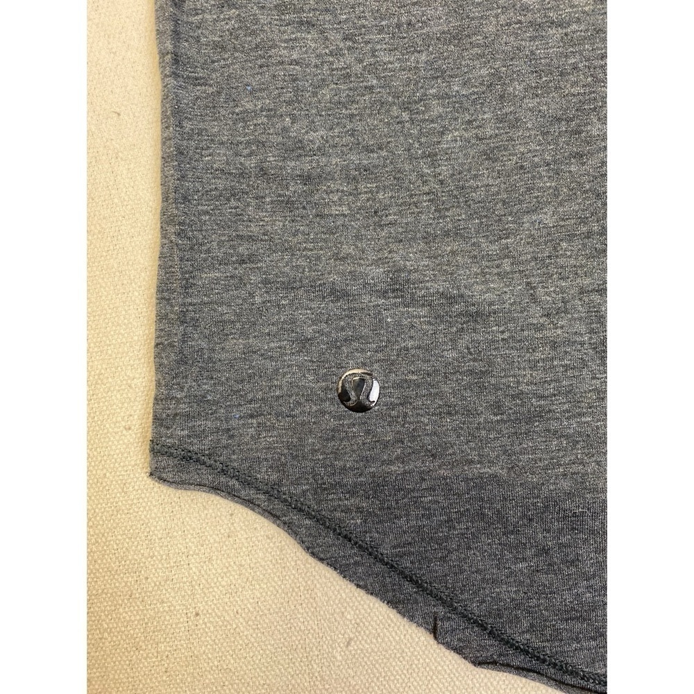 Lululemon Ravi Tee - Picture 4 of 8